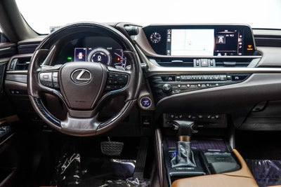 2020 Lexus ES 300h Ultra Luxury