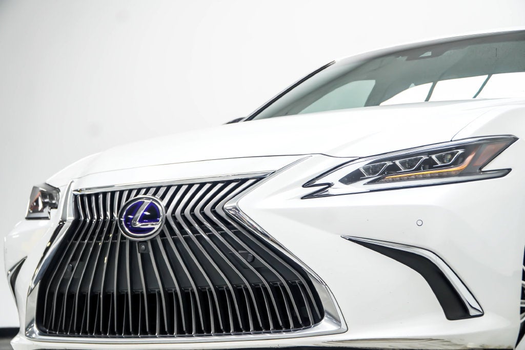 2020 Lexus ES 300h Ultra Luxury