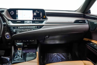 2020 Lexus ES 300h Ultra Luxury