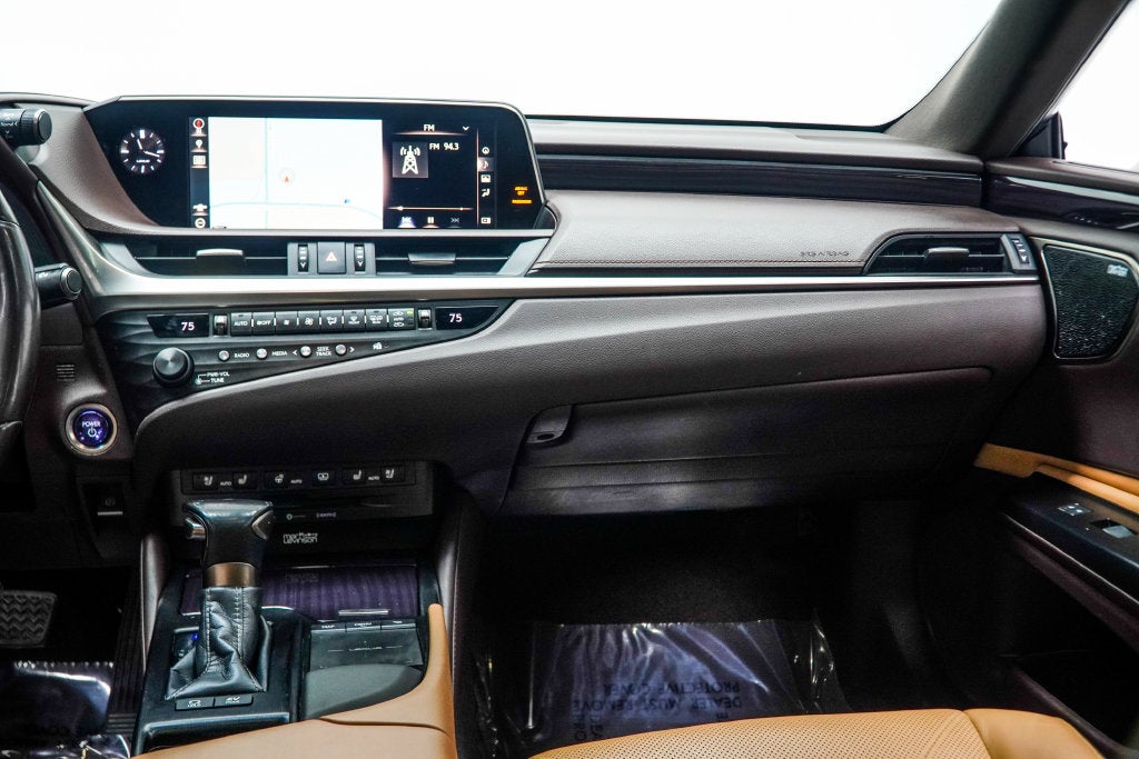 2020 Lexus ES 300h Ultra Luxury