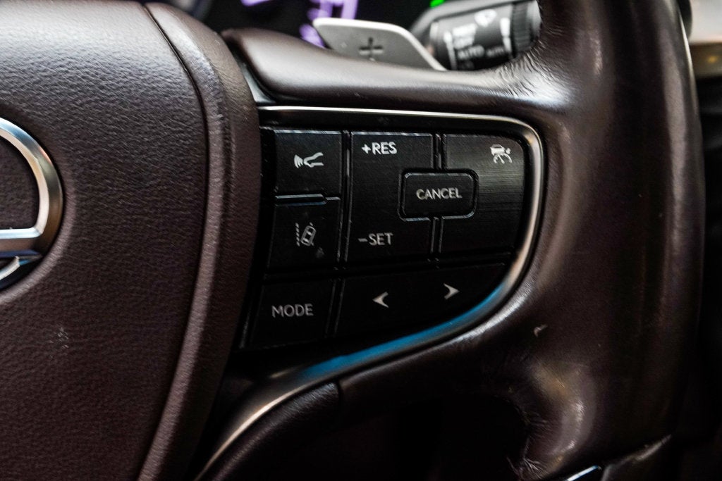 2020 Lexus ES 300h Ultra Luxury