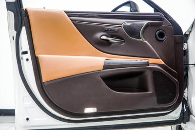 2020 Lexus ES 300h Ultra Luxury