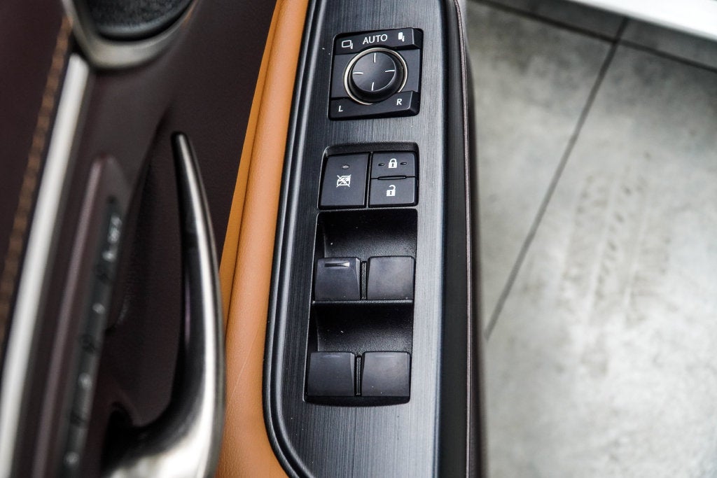 2020 Lexus ES 300h Ultra Luxury