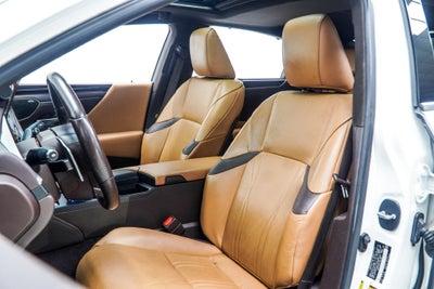 2020 Lexus ES 300h Ultra Luxury