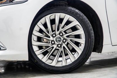 2020 Lexus ES 300h Ultra Luxury