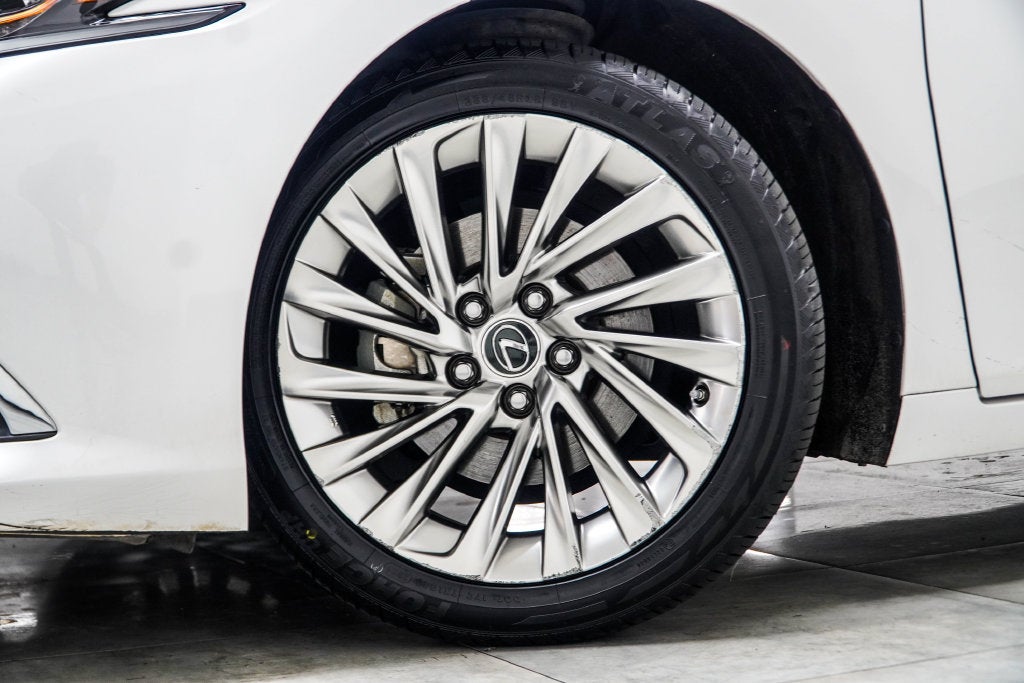 2020 Lexus ES 300h Ultra Luxury