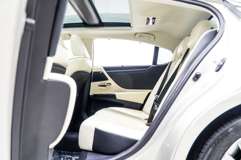 2022 Lexus ES 350 Ultra Luxury