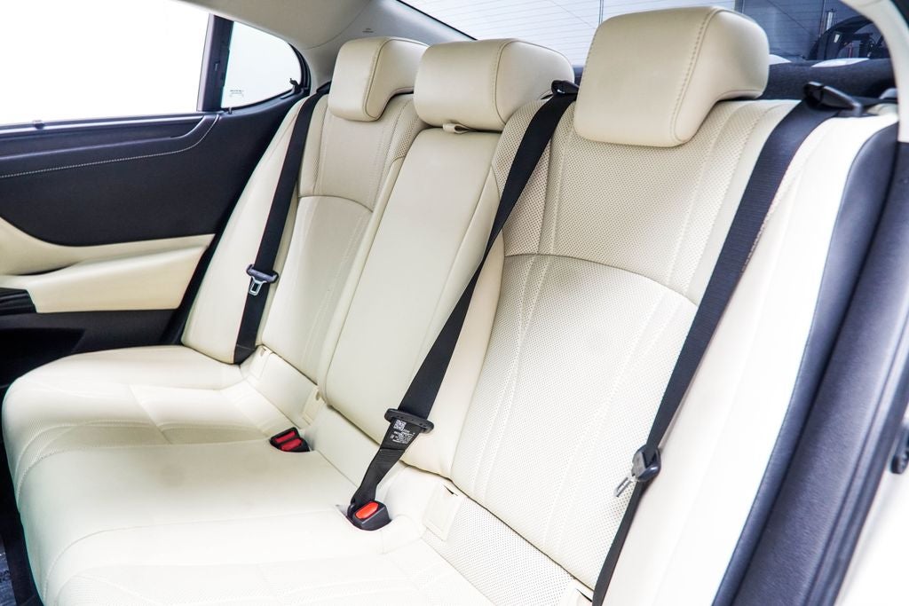 2022 Lexus ES 350 Ultra Luxury