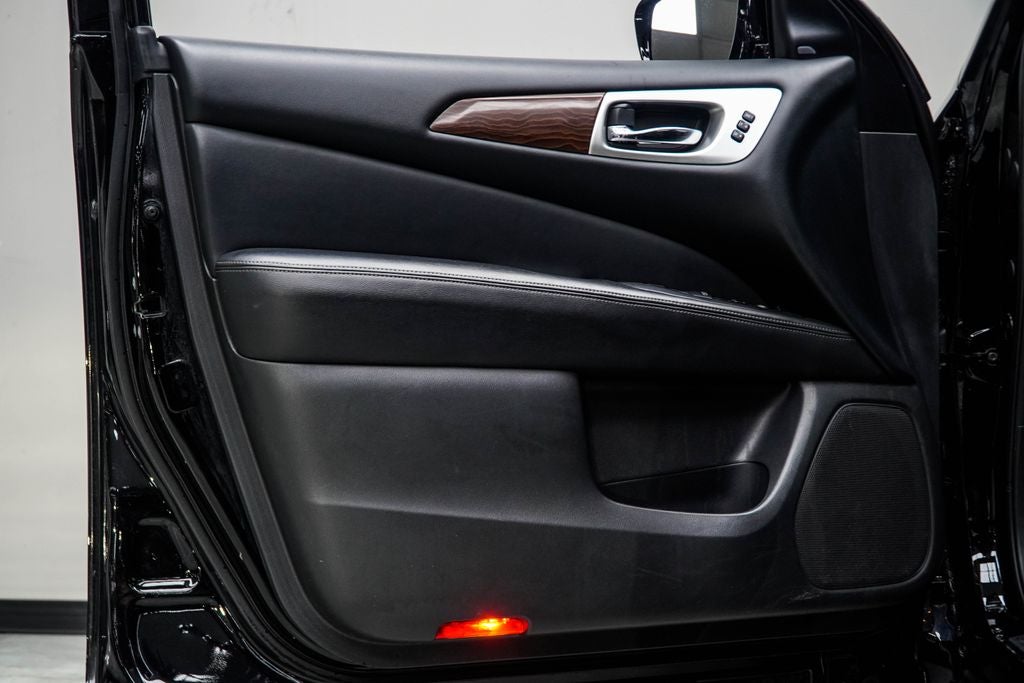 2017 Nissan Pathfinder Platinum