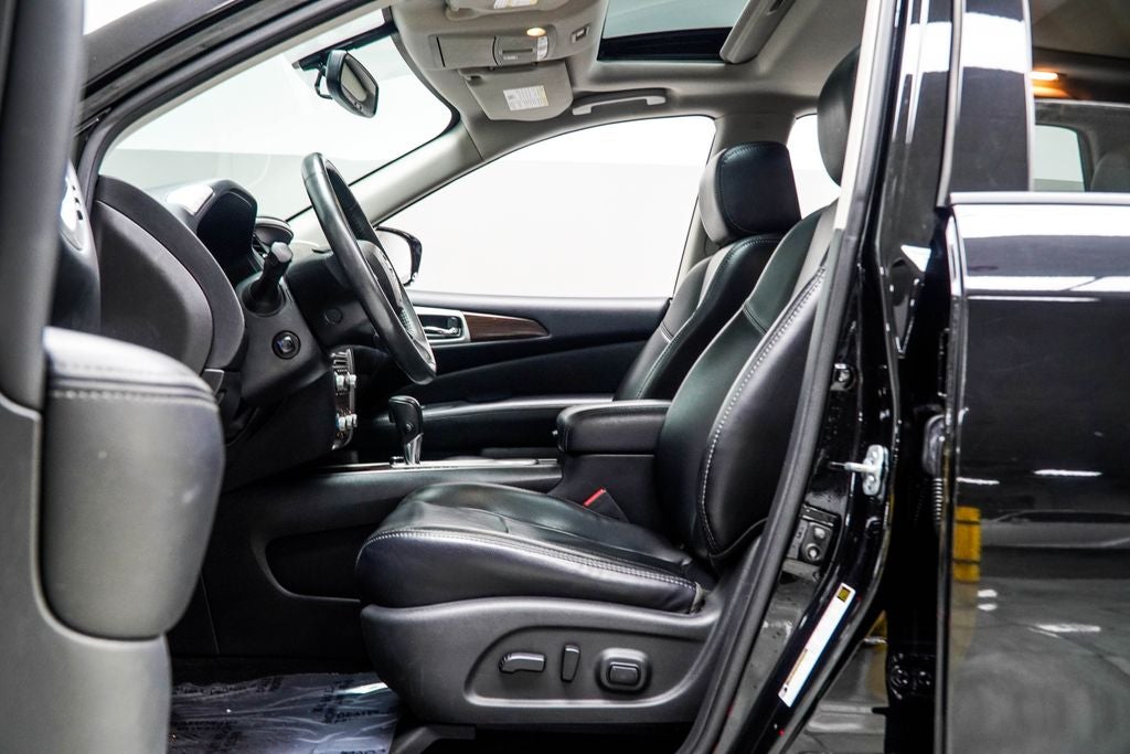 2017 Nissan Pathfinder Platinum
