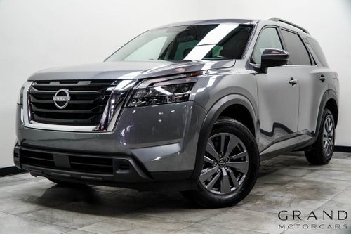 2025 Nissan Pathfinder SV