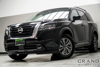 2025 Nissan Pathfinder SV
