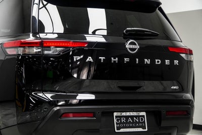 2025 Nissan Pathfinder SV