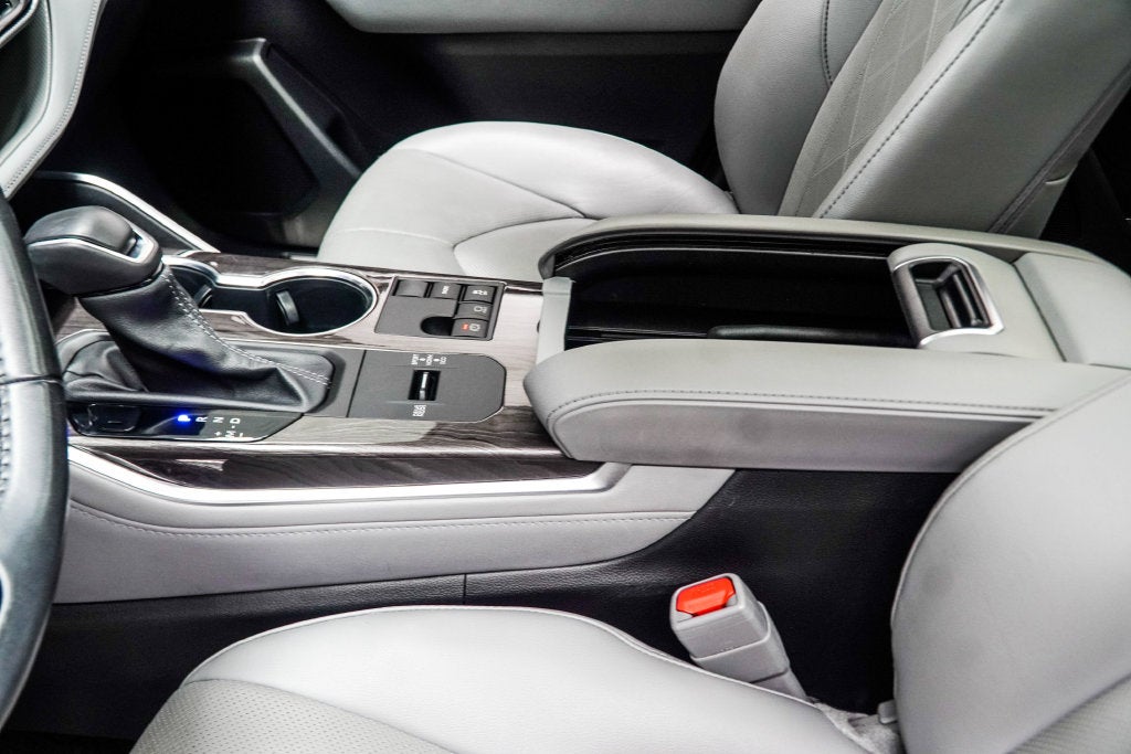 2023 Toyota Highlander Platinum