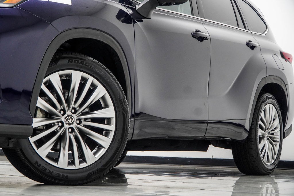 2023 Toyota Highlander Platinum