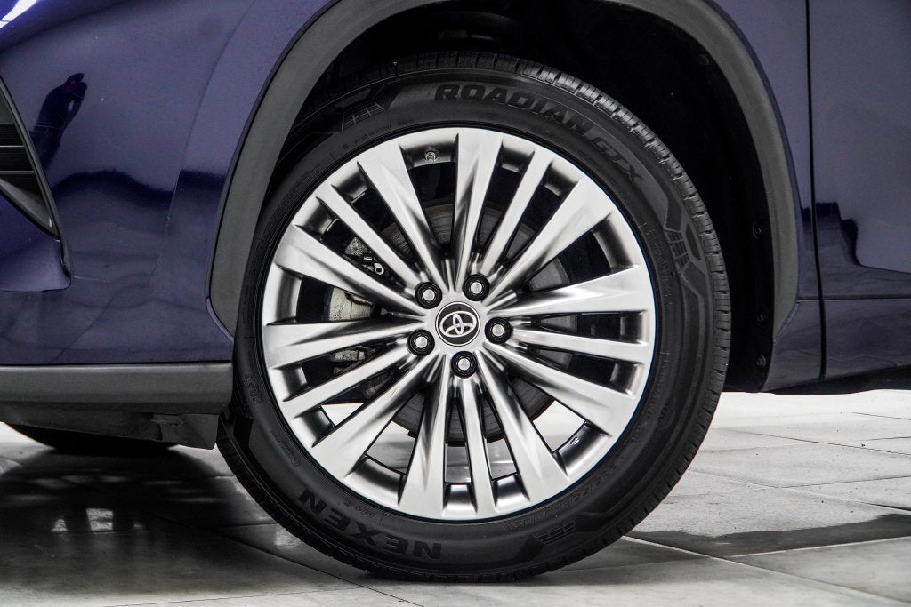 2023 Toyota Highlander Platinum