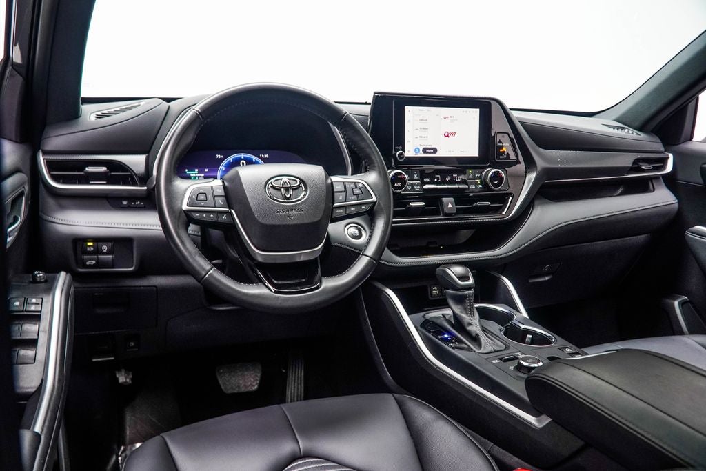 2025 Toyota Highlander XSE