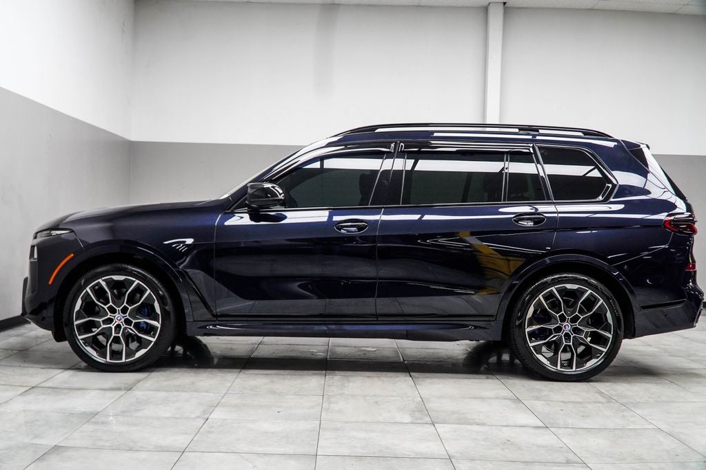 2023 BMW X7 M60i