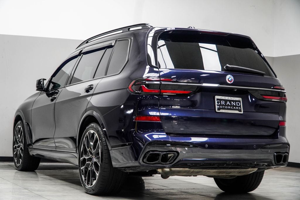 2023 BMW X7 M60i