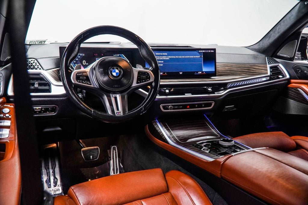 2023 BMW X7 M60i