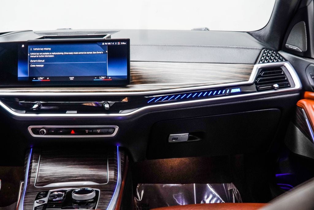 2023 BMW X7 M60i