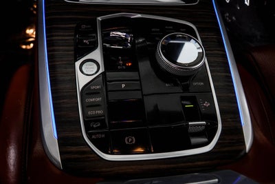 2023 BMW X7 M60i