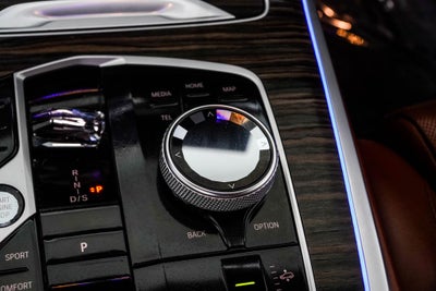 2023 BMW X7 M60i