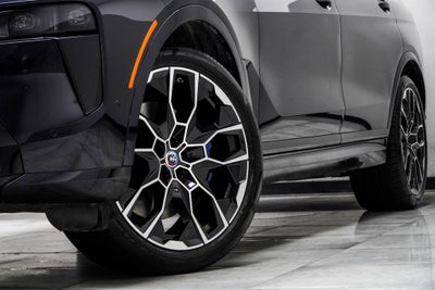 2023 BMW X7 M60i
