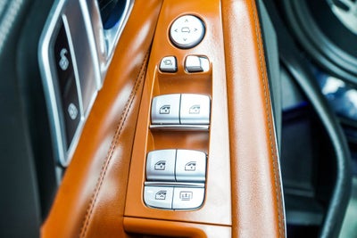 2023 BMW X7 M60i