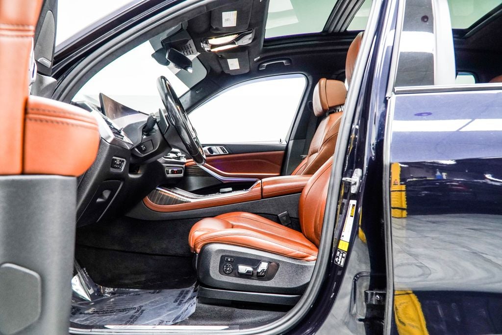 2023 BMW X7 M60i