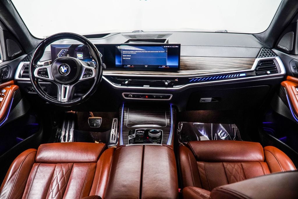2023 BMW X7 M60i