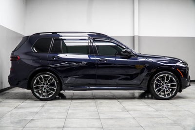 2023 BMW X7 M60i