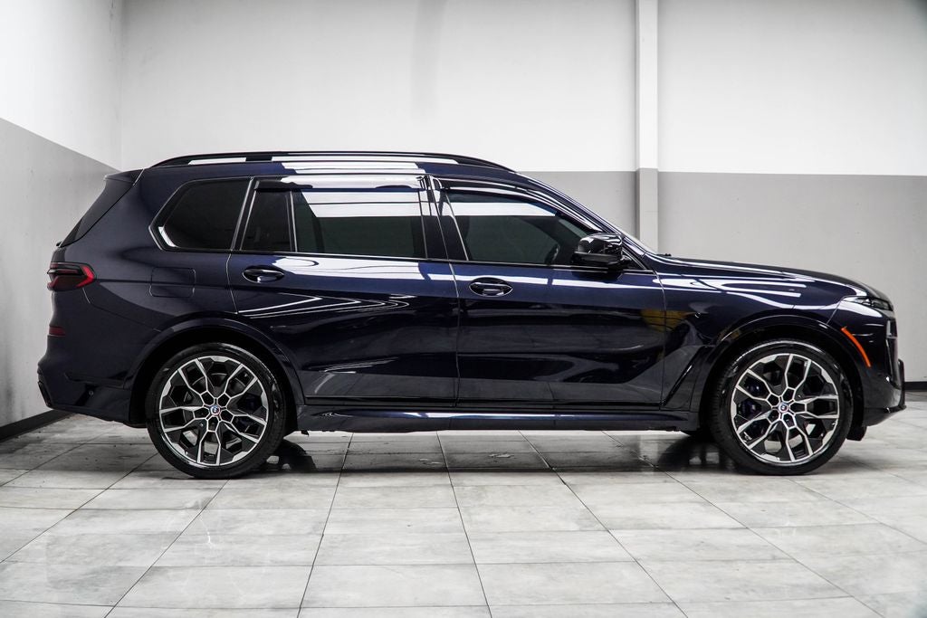 2023 BMW X7 M60i