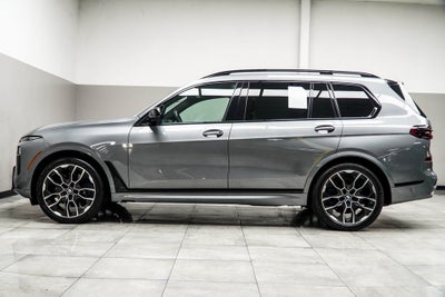 2023 BMW X7 M60i