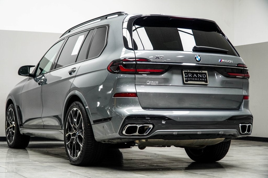 2023 BMW X7 M60i