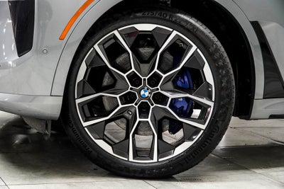 2023 BMW X7 M60i