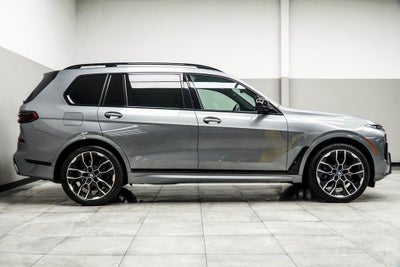 2023 BMW X7 M60i