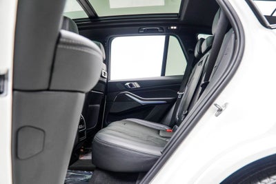 2022 BMW X5 M50i