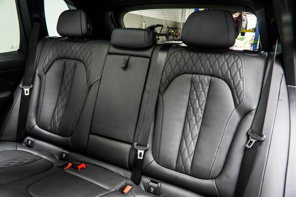 2022 BMW X5 M50i