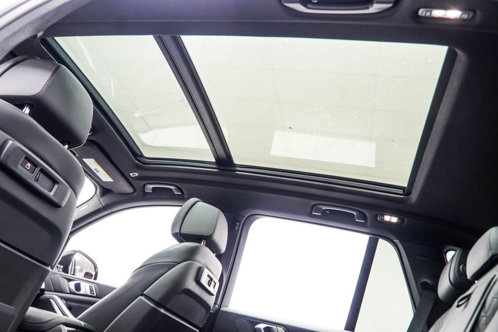 2022 BMW X5 M50i