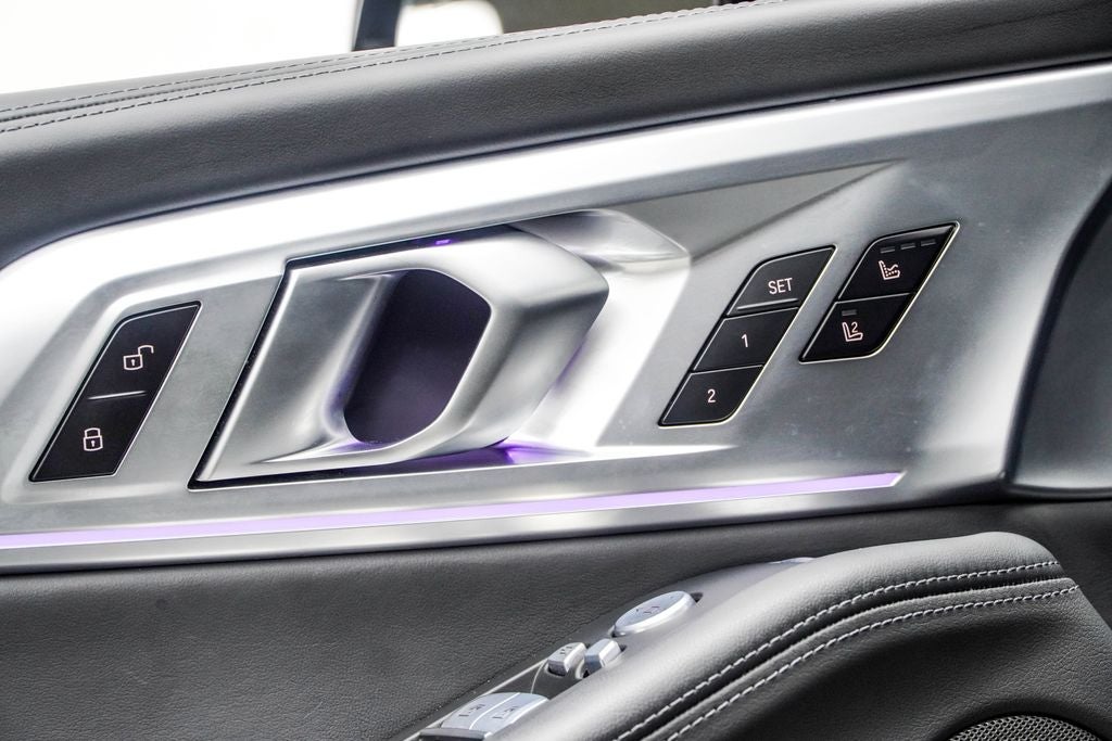 2023 BMW XM Base