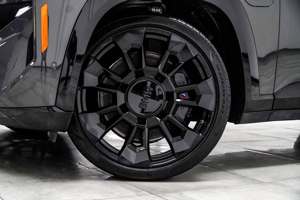 2023 BMW XM Base