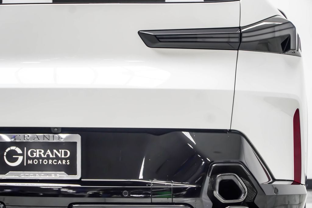 2023 BMW XM Base