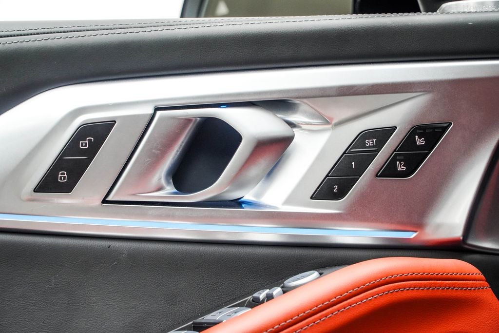 2023 BMW XM Base