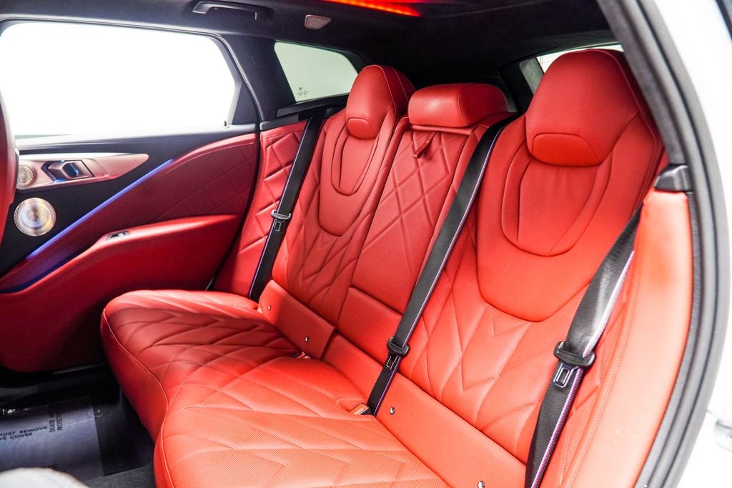 2023 BMW XM Base