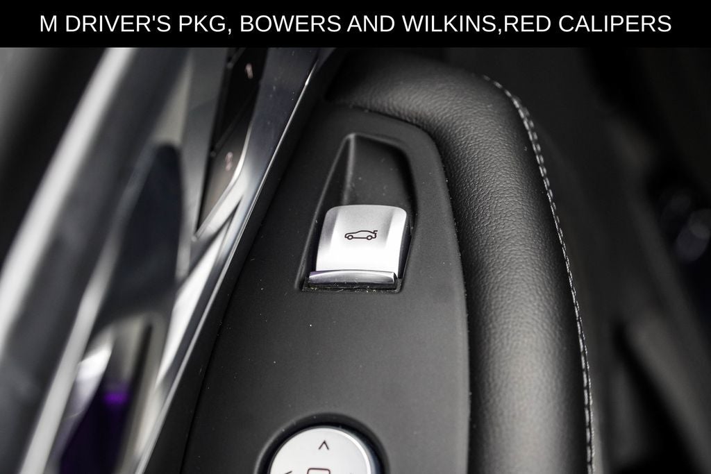 2023 BMW XM Base