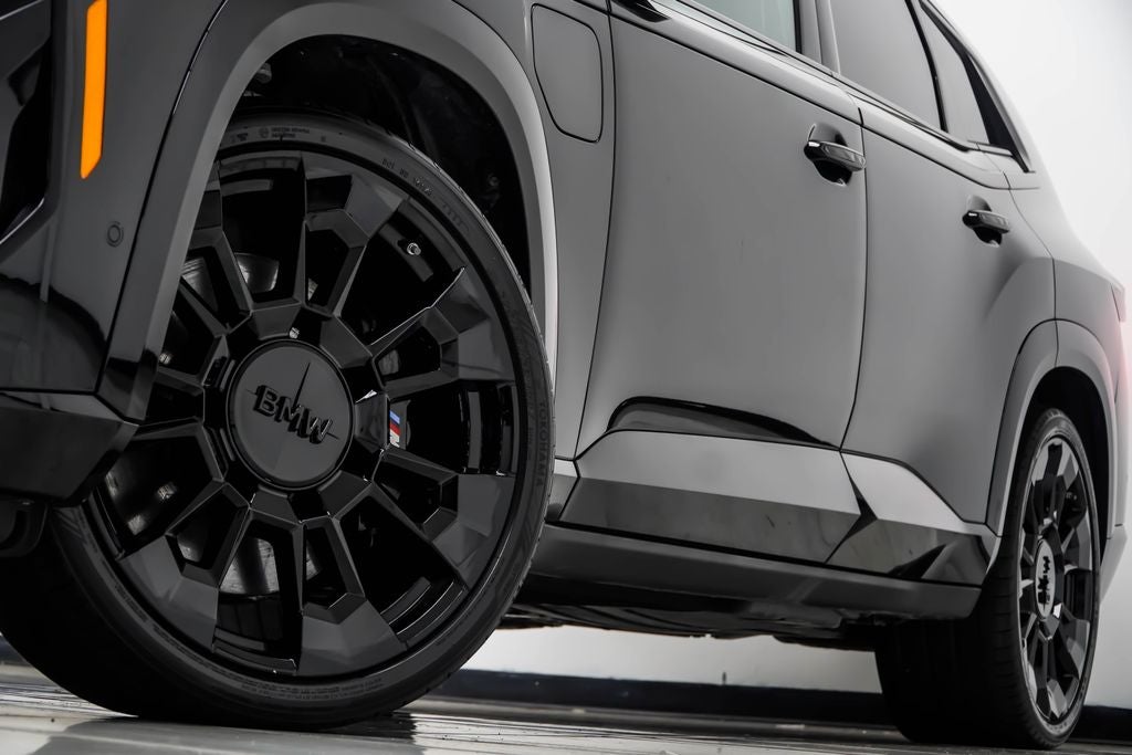 2023 BMW XM Base