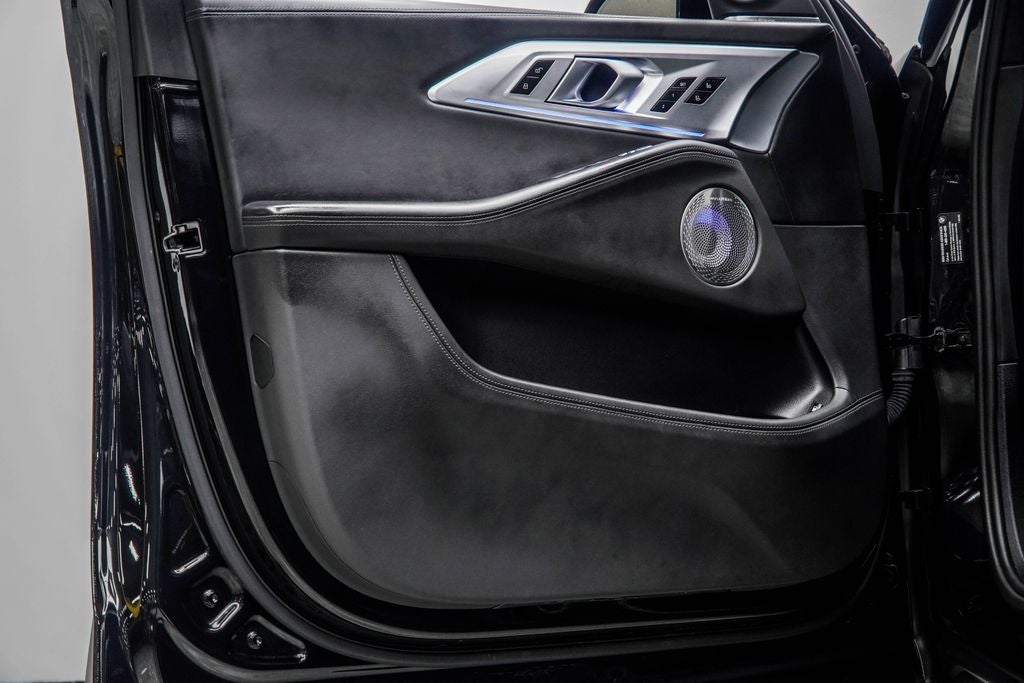 2023 BMW XM Base