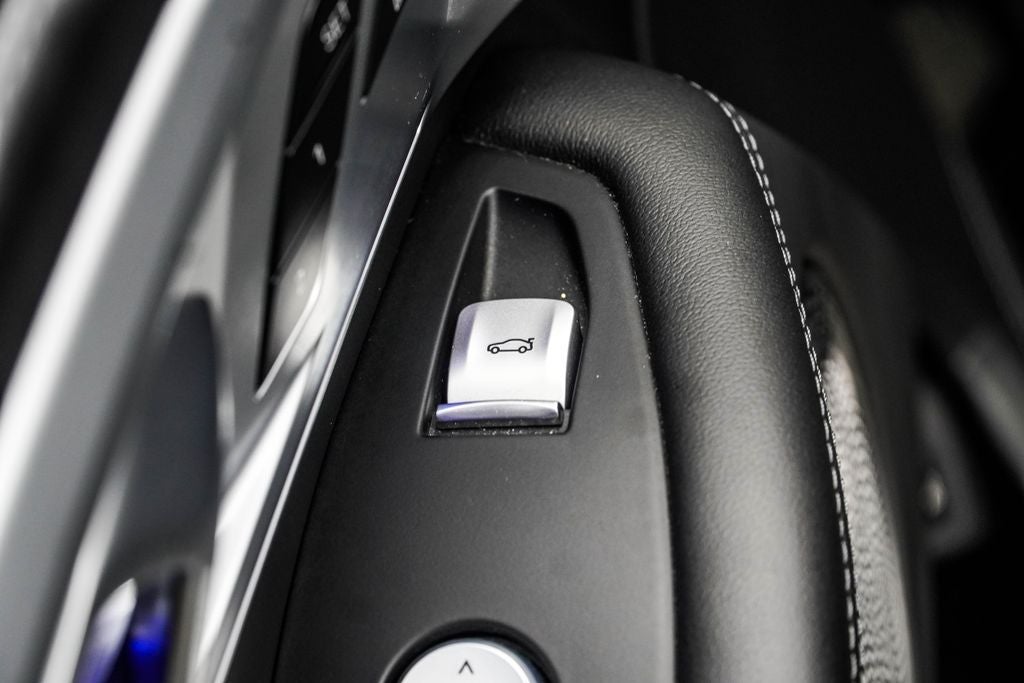 2023 BMW XM Base