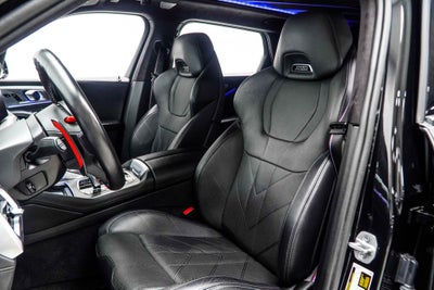 2023 BMW XM Base